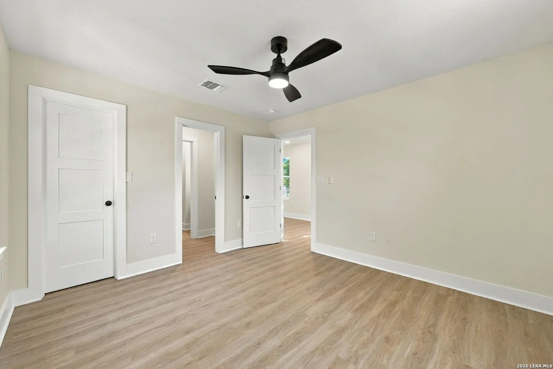 Photo of 237 Carle Ave