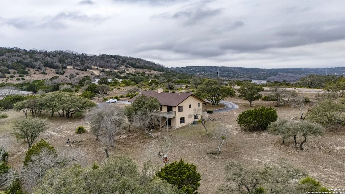 Photo of 404 Lake Side Circle