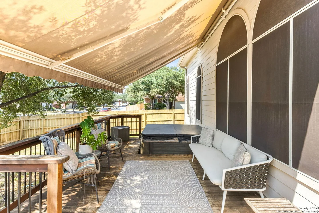 Photo of 321 Alders Gate