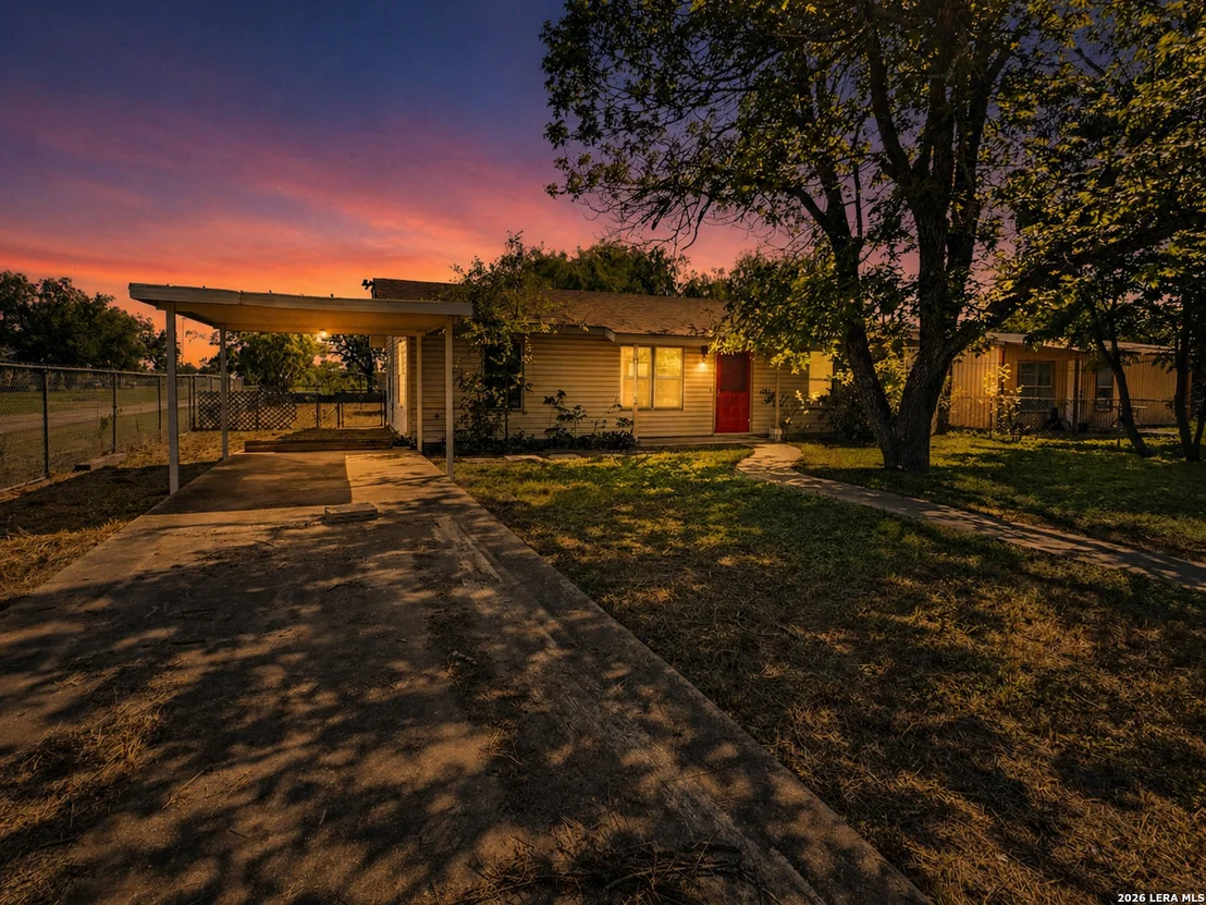 Photo of 517 E Daniel
