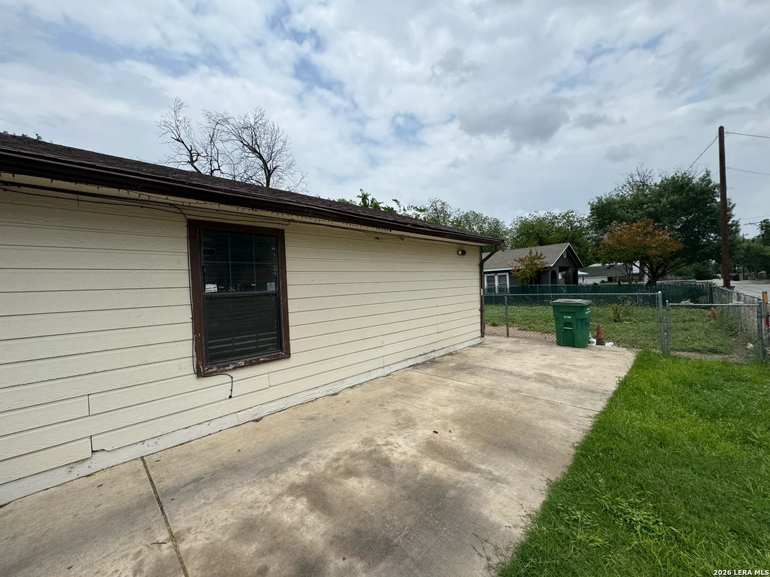 Photo of 114 Elliott