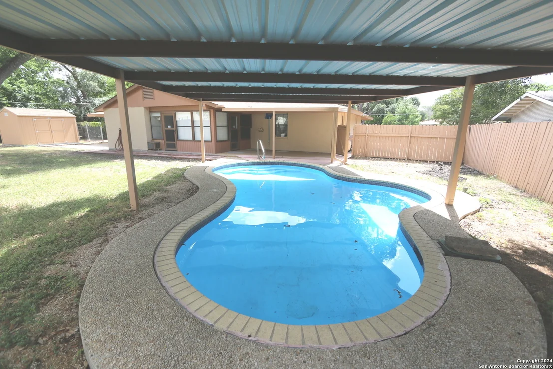 Photo of 5621 GALEWIND DR
