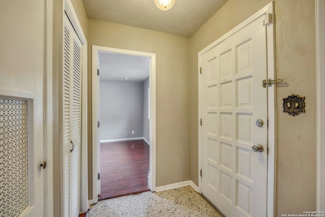 Photo of 6915 FOREST GRV