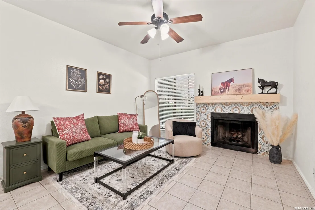 Photo of Unit 21 at 8611 Datapoint