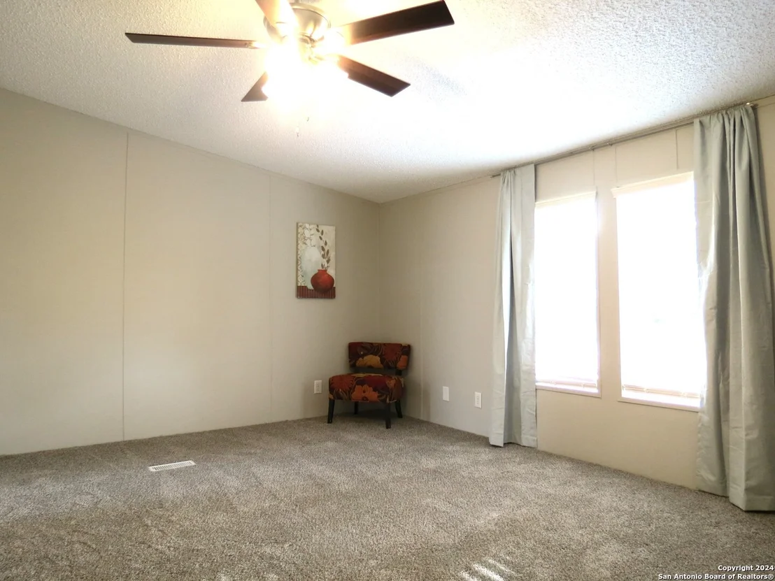 Photo of 315 LORAINE DR