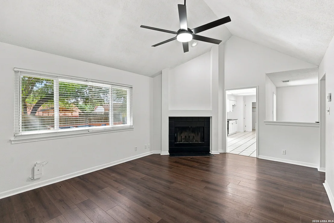 Photo of 5946 Spring Cluster