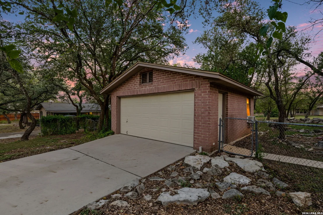 Photo of 106 Mecca Dr