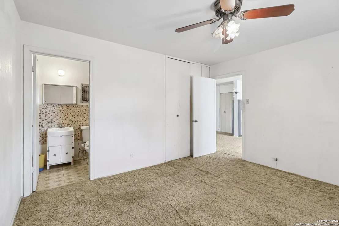 Photo of 5547 Middlefield Dr