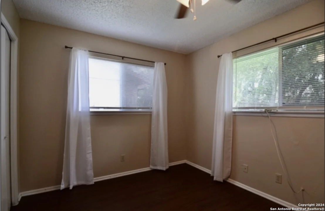 Photo of 7418 MEADOW HL