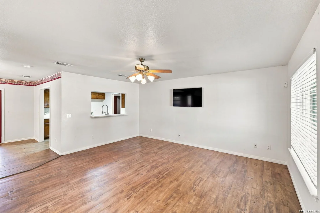 Photo of 15 SHADOW CIR
