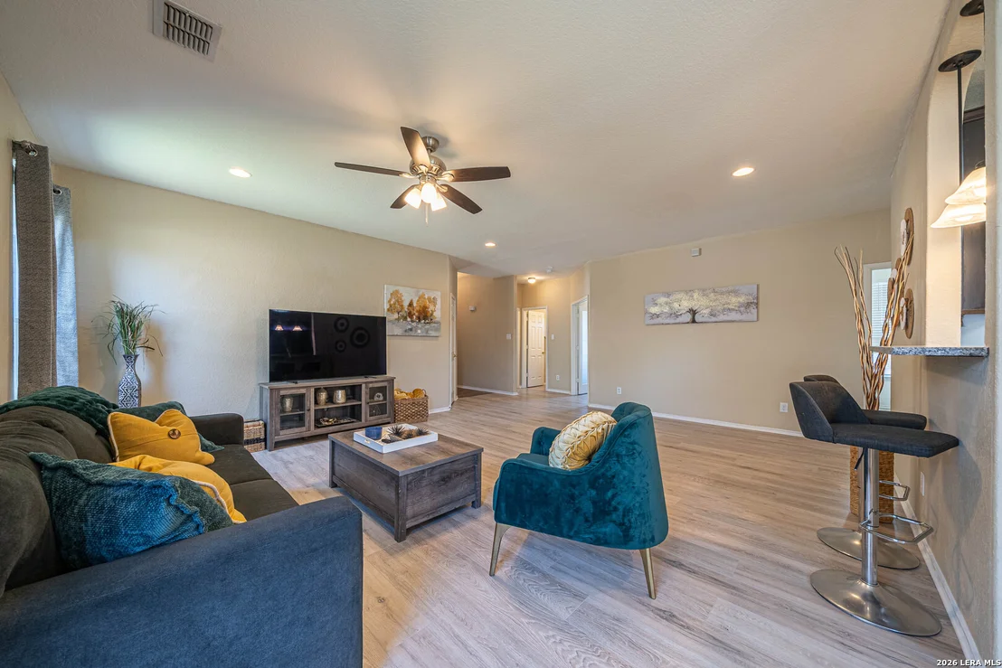 Photo of 431 DIANA DR