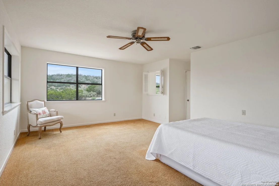 Photo of 404 Lake Side Circle