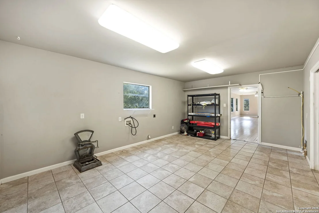 Photo of 835 Tecumseh