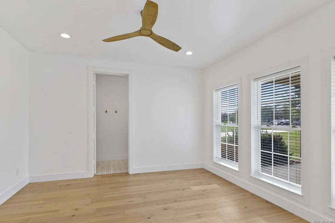Photo of 807 WADE RD