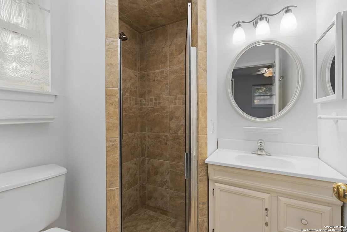 Photo of 5922 Windhaven