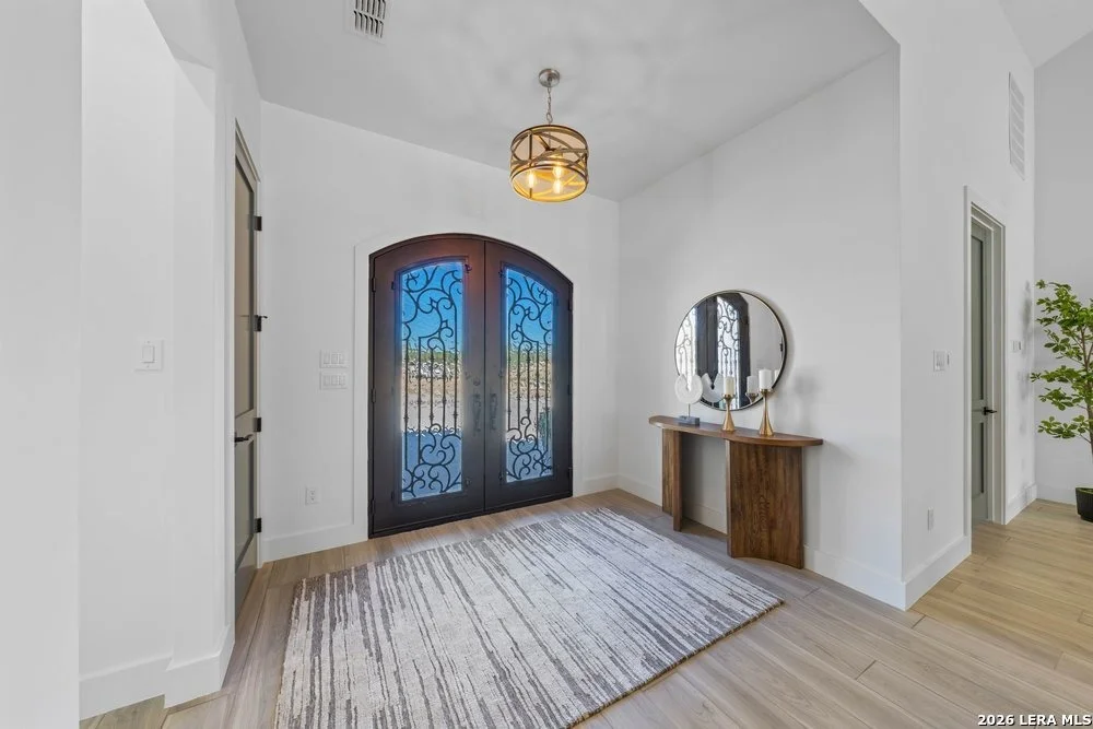 Photo of 877 Annabelle Ave