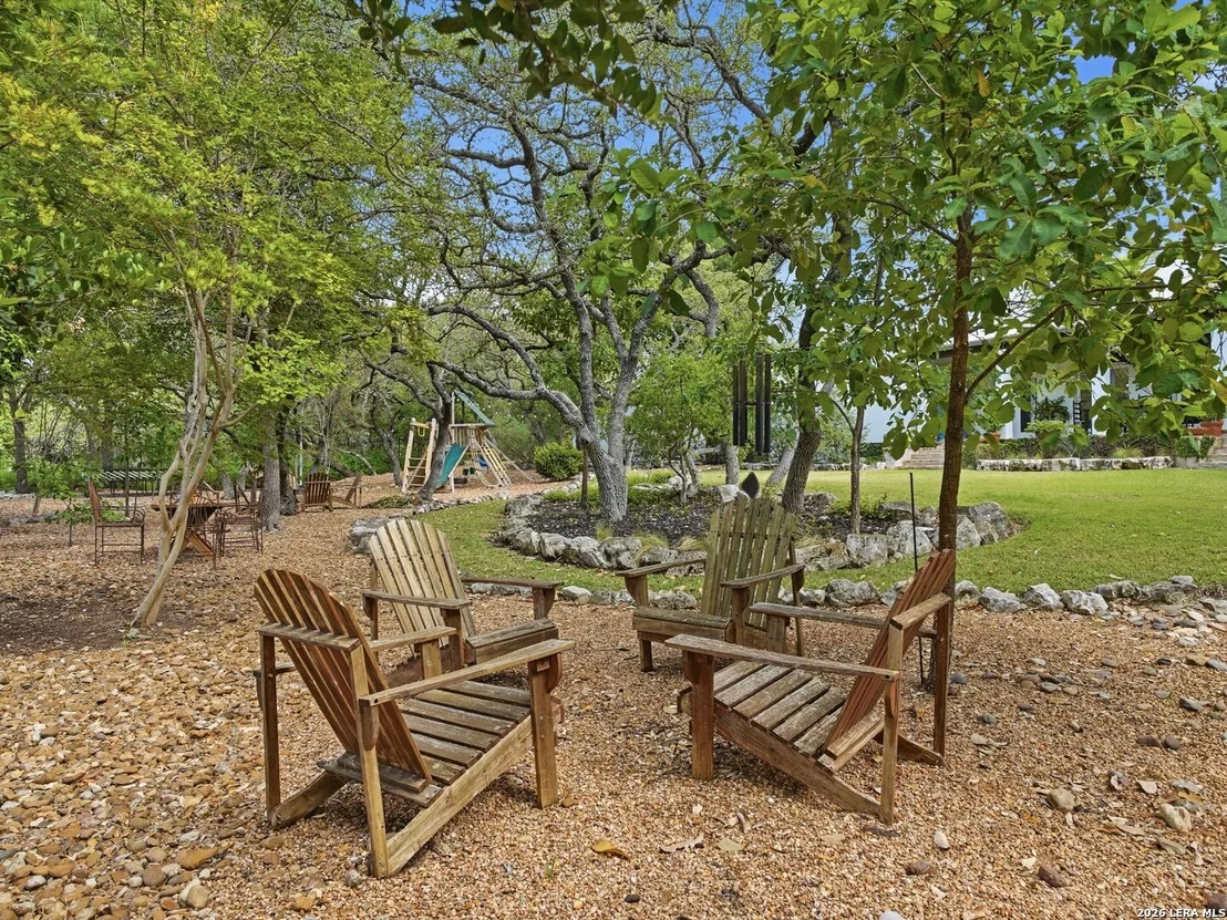 Photo of 2355 Oakland Bend