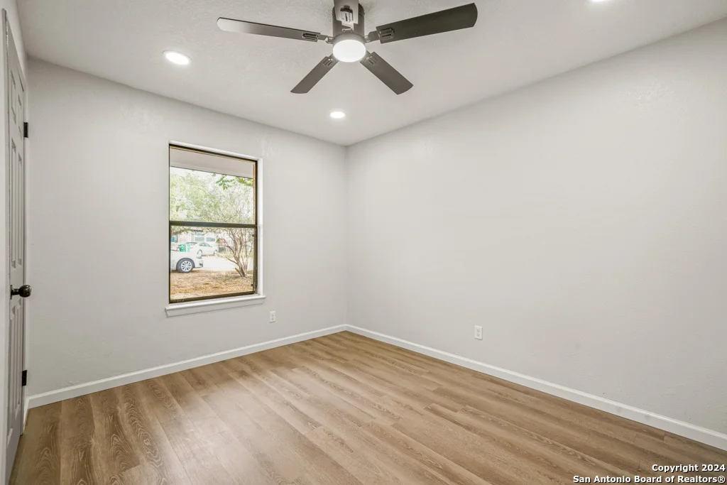 Photo of 1104 WALNUT