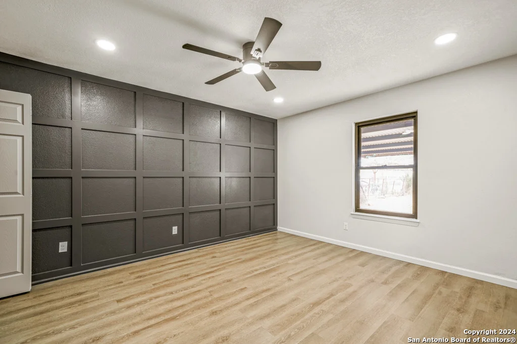 Photo of 1104 WALNUT