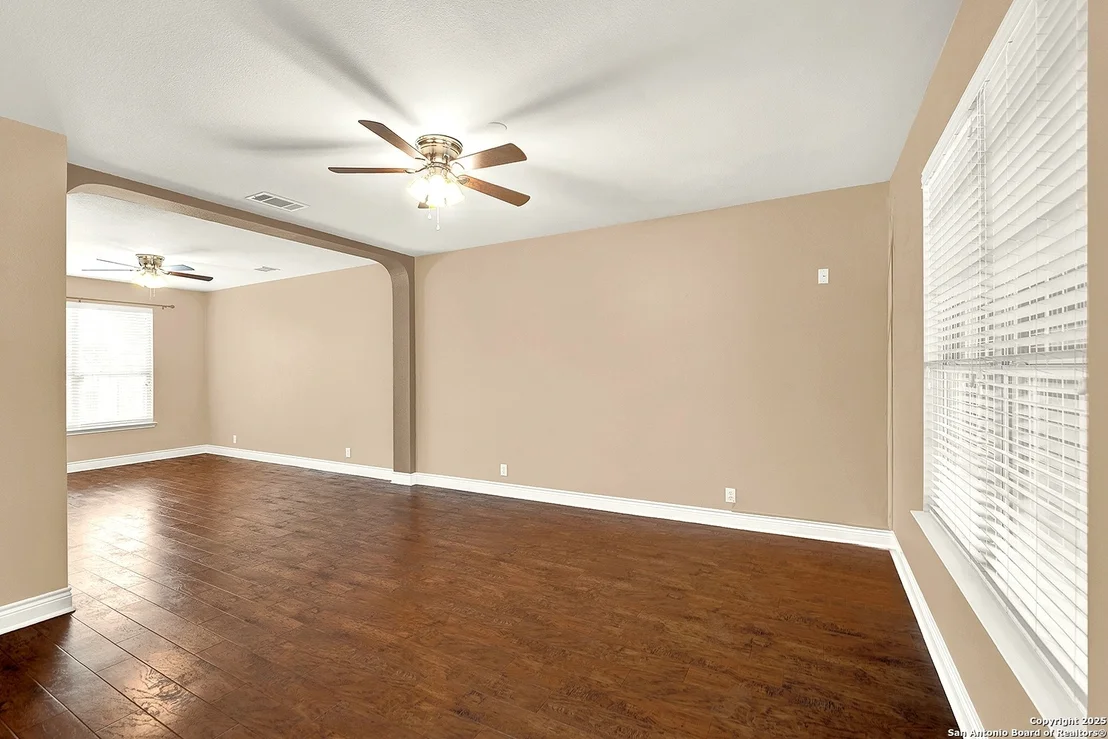 Photo of 213 SPICE OAK LN