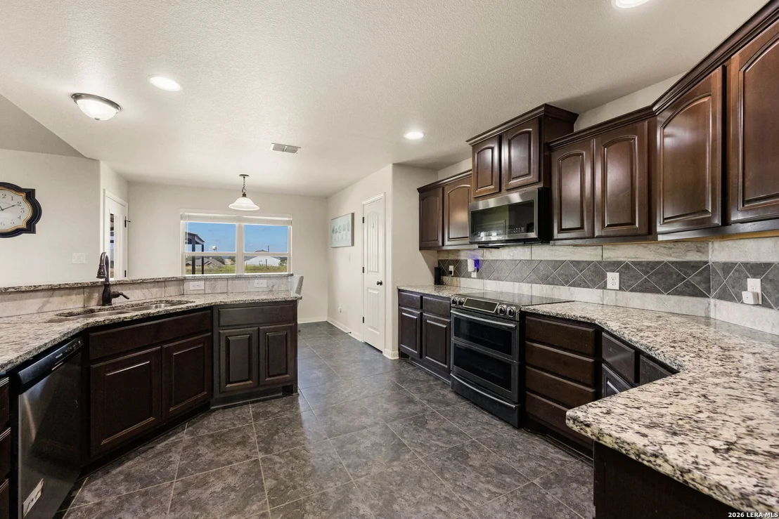 Photo of 149 LAKEVIEW CIR