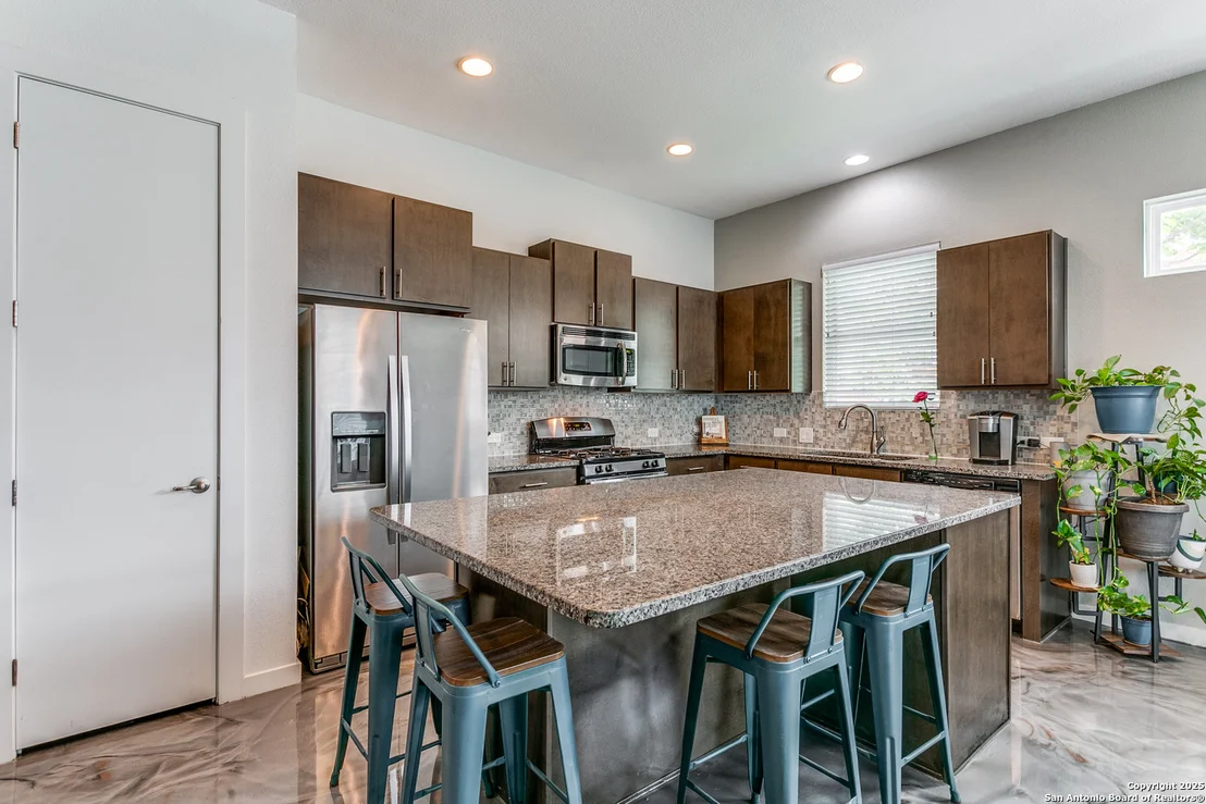 Photo of 232 E Cevallos UNIT 101