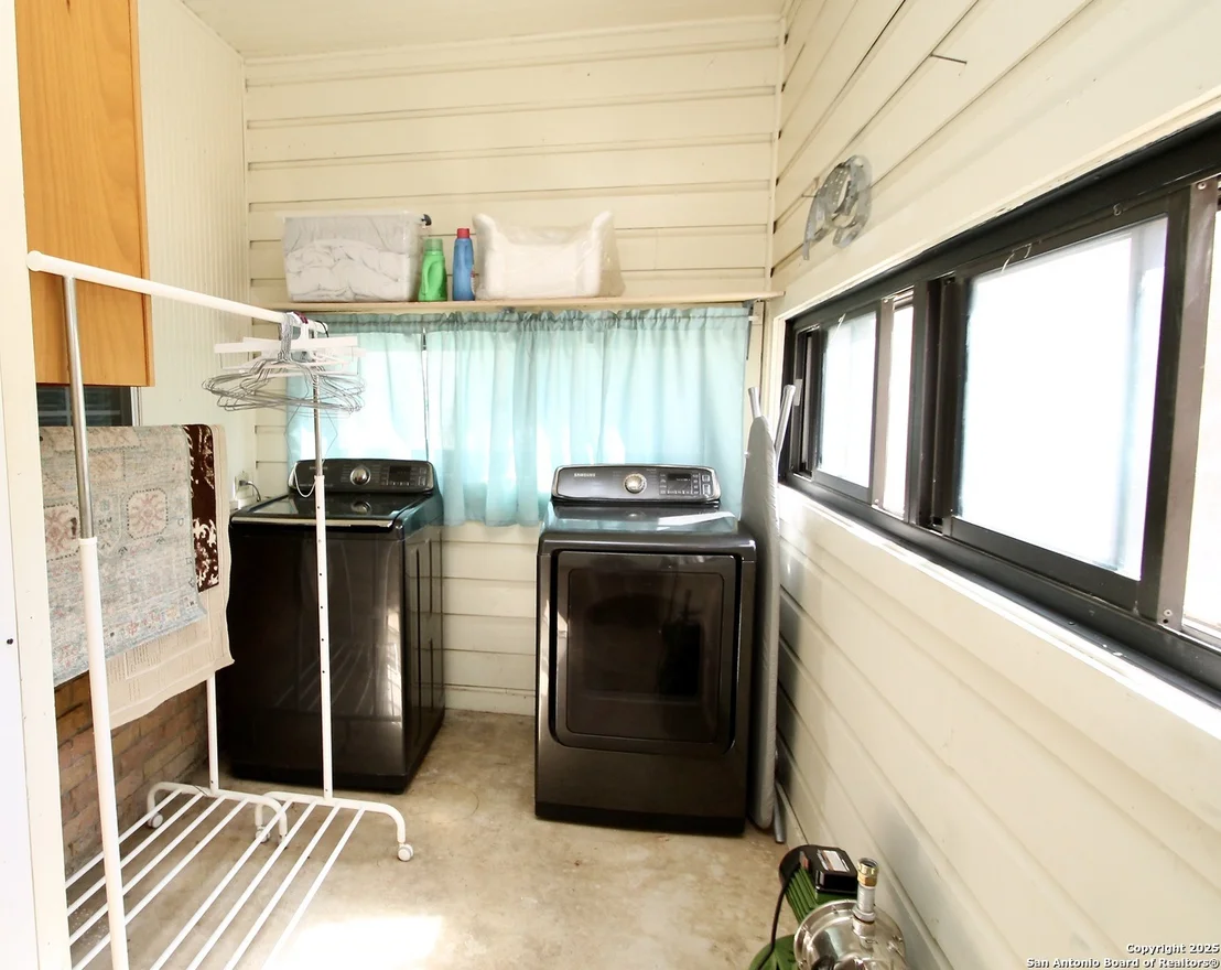 Photo of 1102 Mendelin