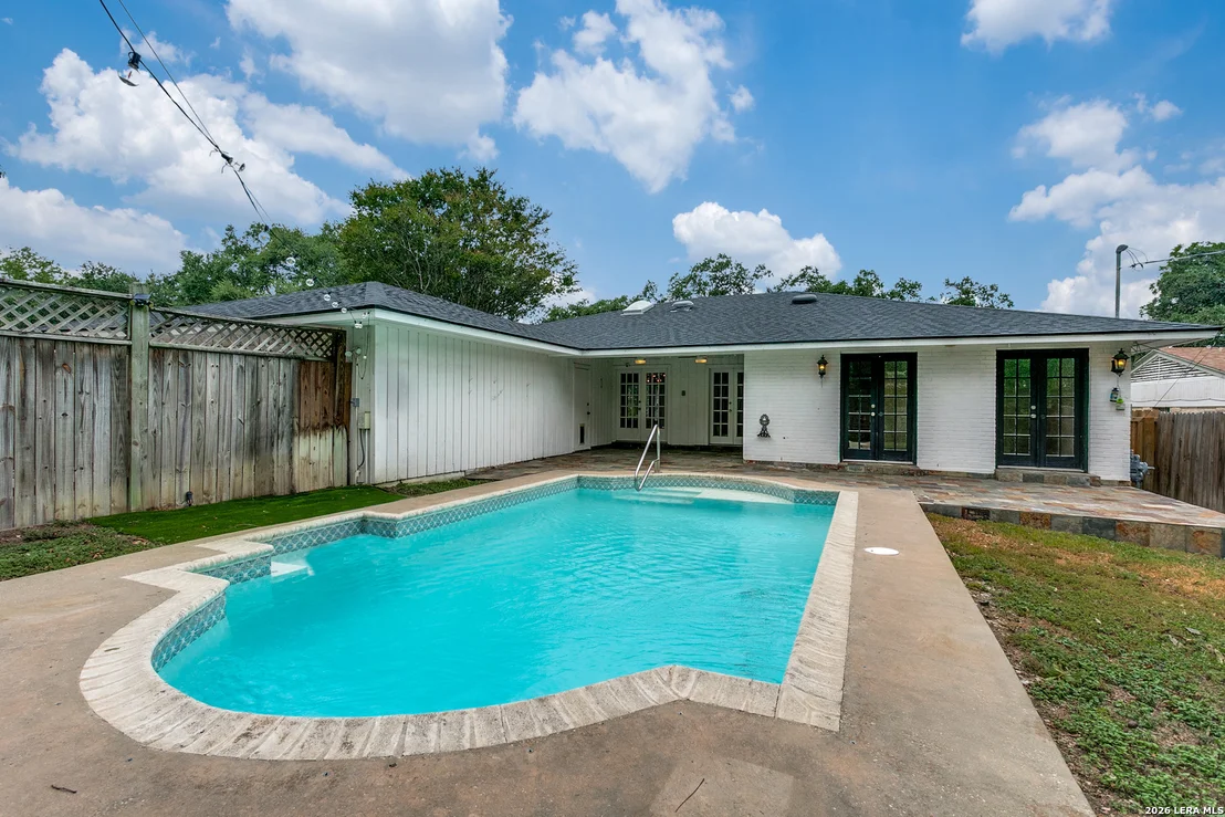 Photo of 538 OAKLEAF DR