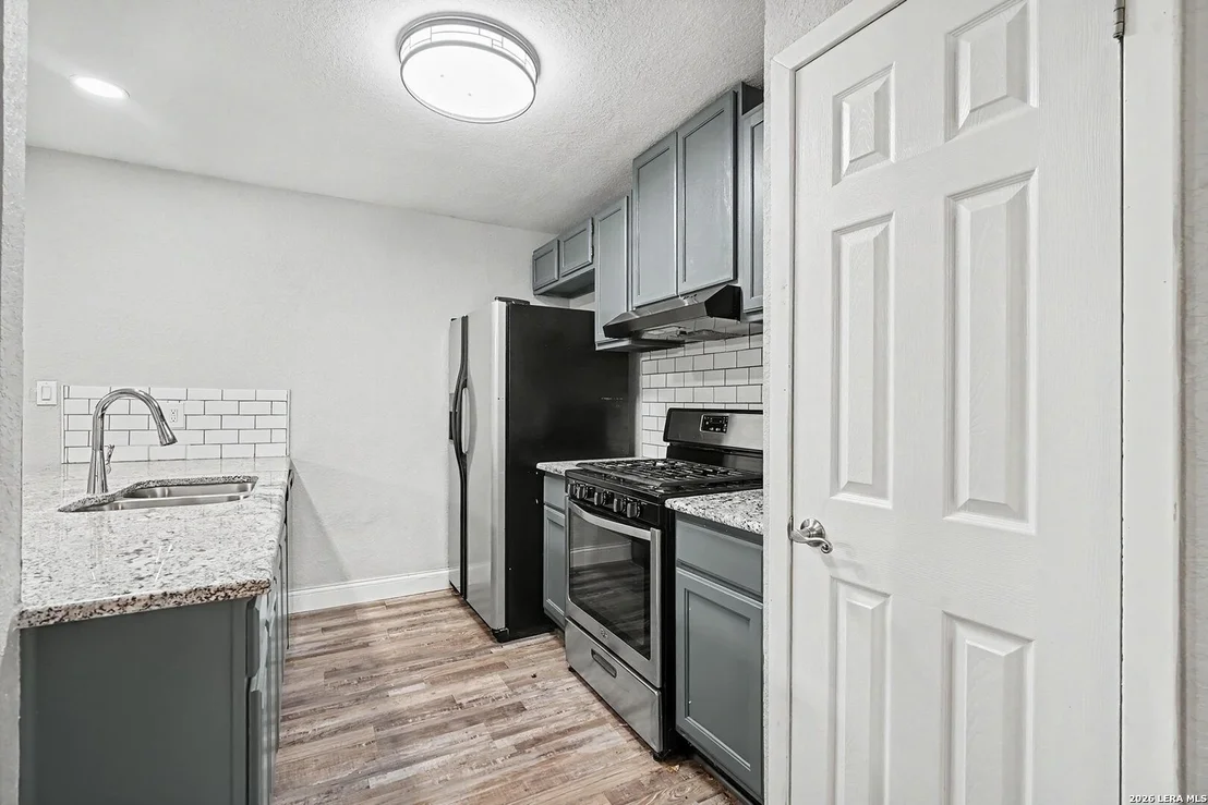 Photo of 3606 Versailles Dr