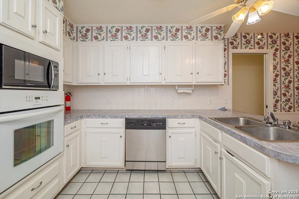 Photo of 23 Encino Loma