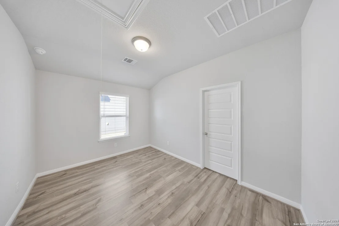 Photo of 752 Clara Park