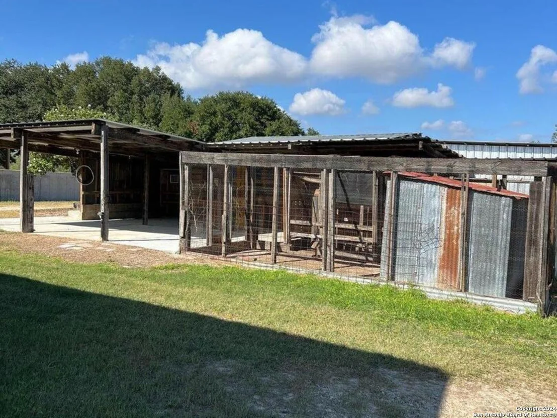 Photo of 100 County Road 305