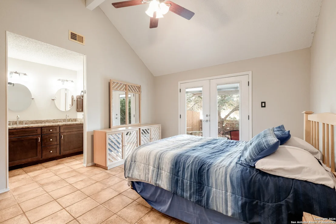Photo of 10906 LAKE PATH DR