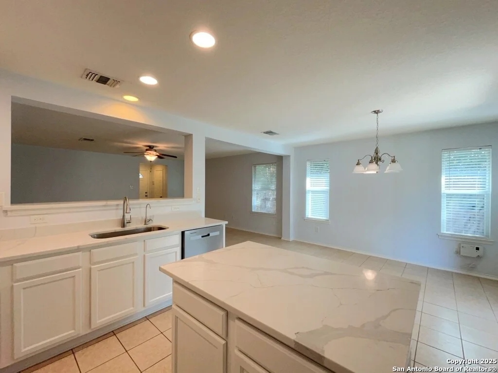 Photo of 4418 Semora Oak