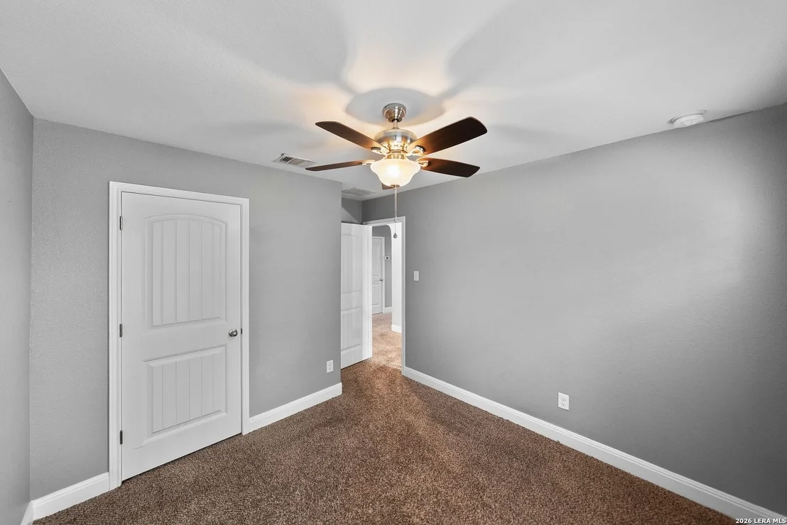 Photo of 2522 Middleground