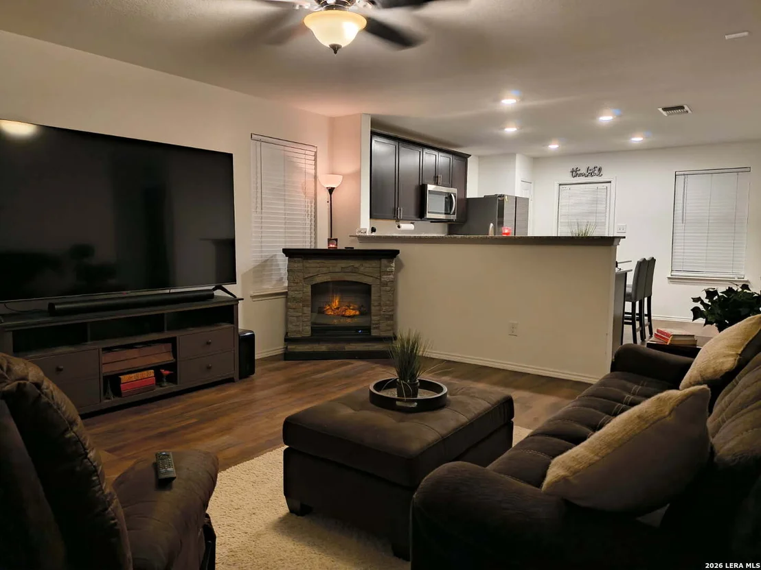 Photo of 105 Twin Swan Dr