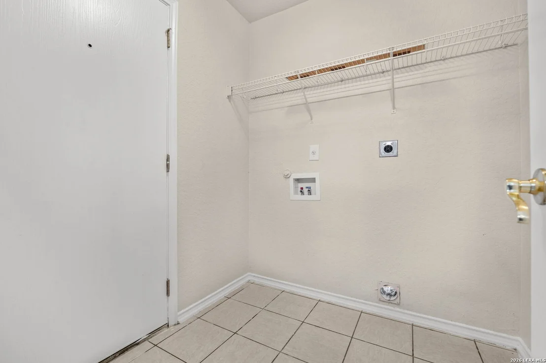 Photo of 9131 LAGUNA FLS