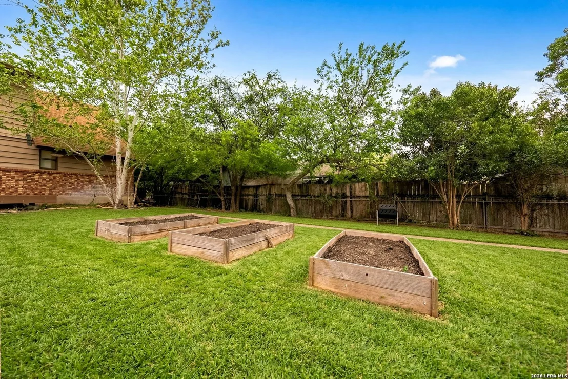 Photo of 14307 Oak Shadows Dr