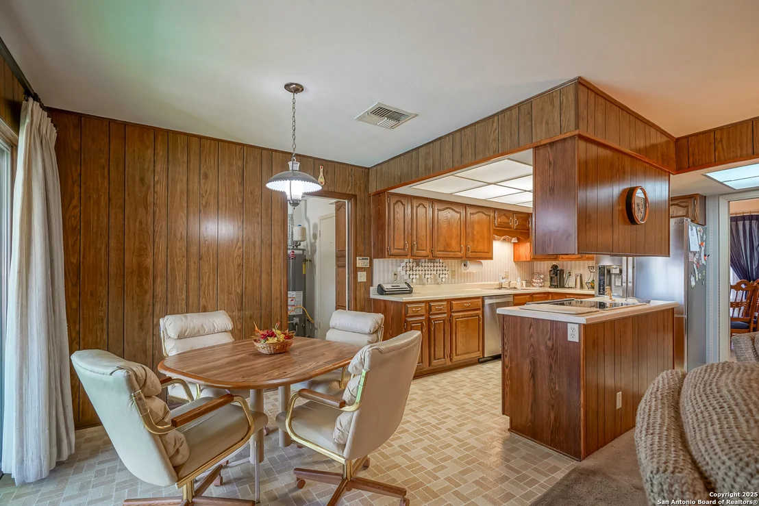 Photo of 6514 Robin Forest