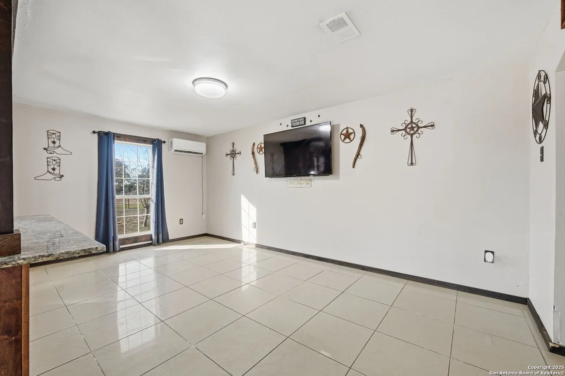 Photo of 1037 county road 7711