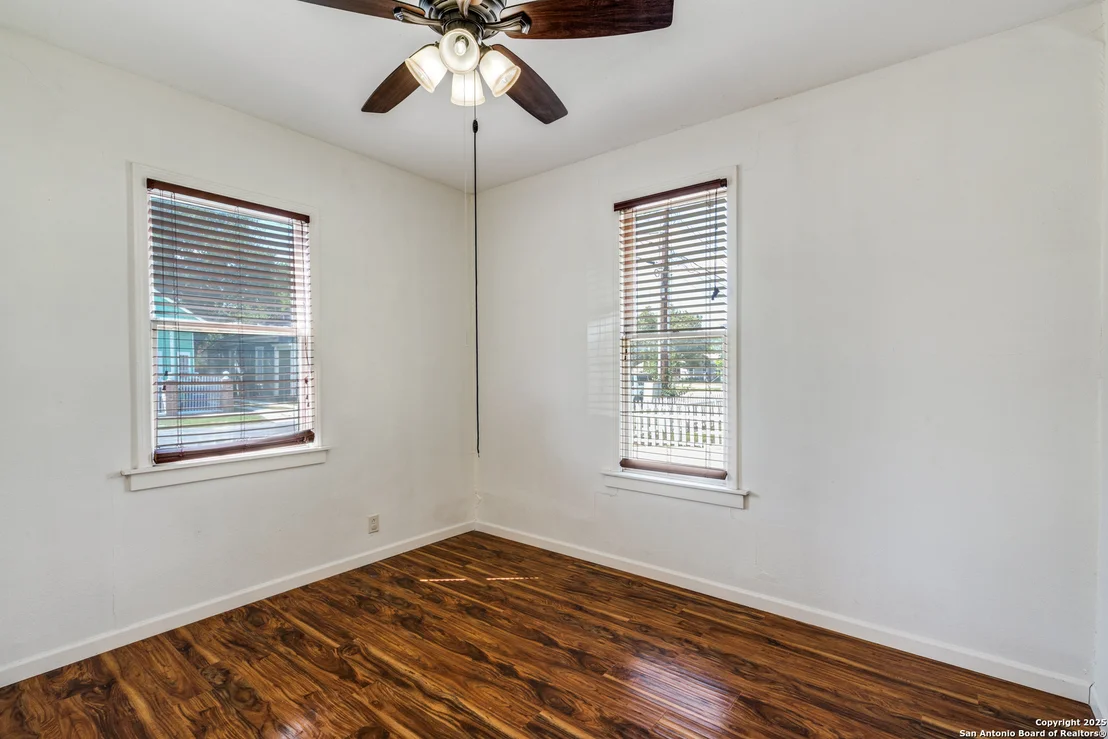 Photo of 418 Muncey