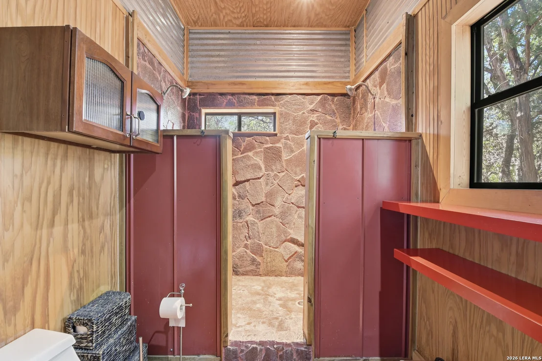 Photo of 423 KAHN RD