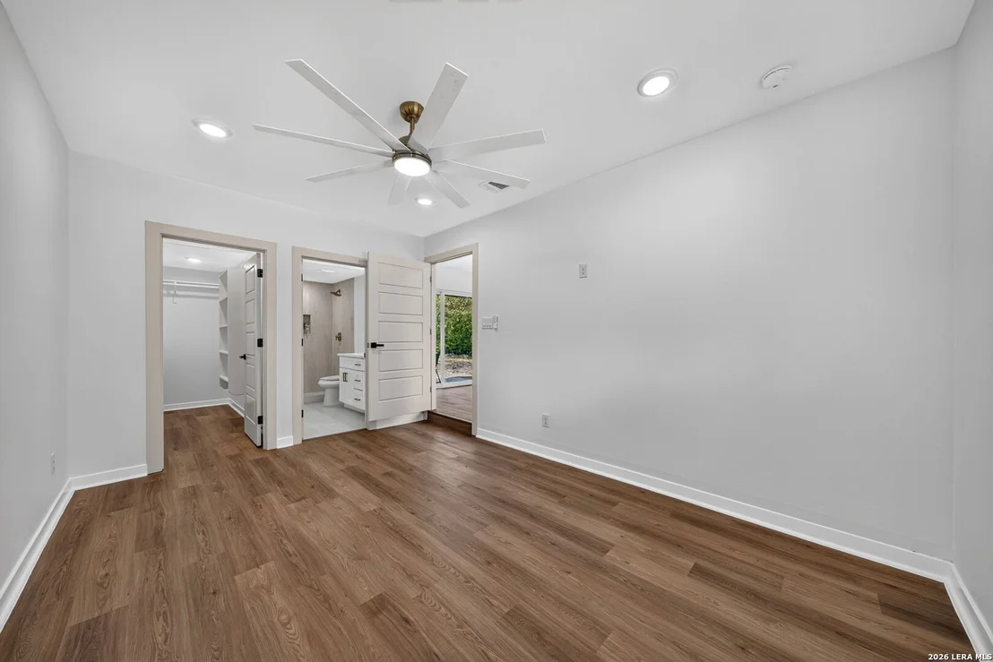 Photo of 359 BARBARA DR