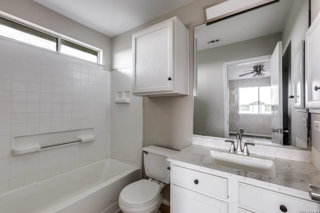 Photo of 11812 Lima