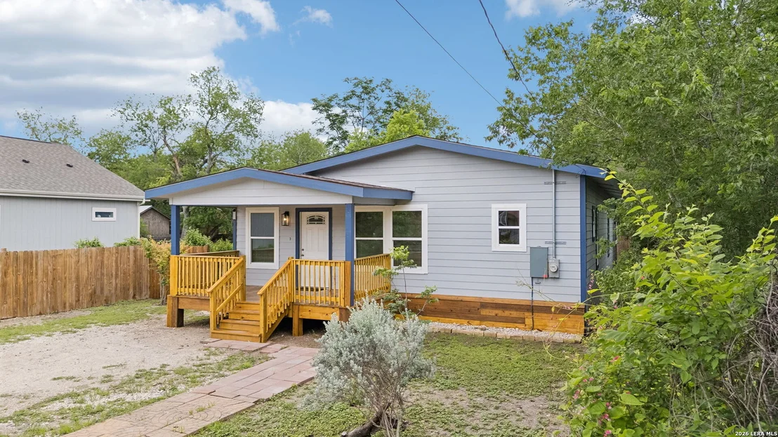 Photo of 426 IKE ST