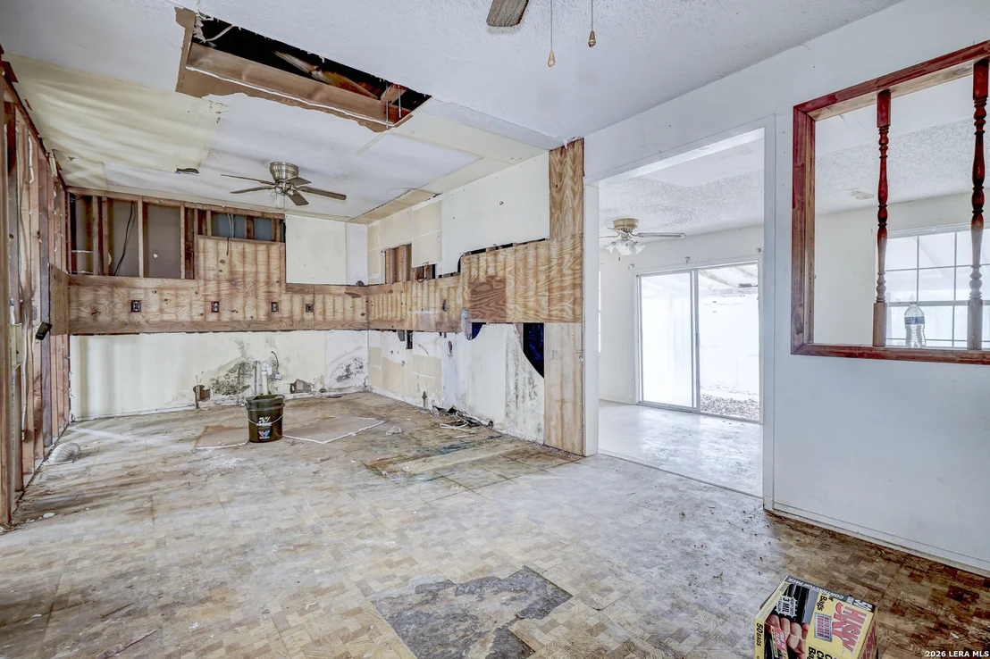 Photo of 318 VICKERS AVE