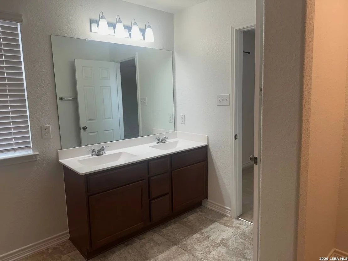 Photo of 10406 Labrado