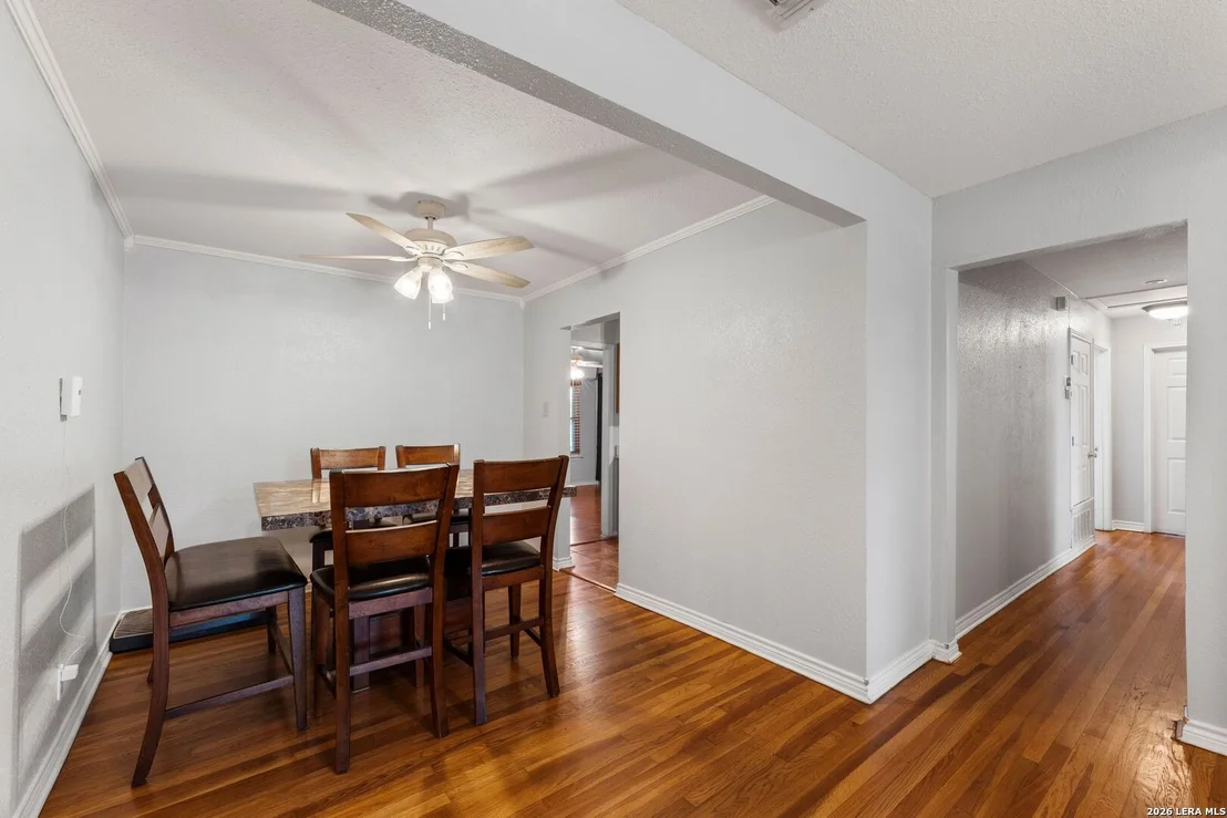Photo of 359 Pilgrim Dr