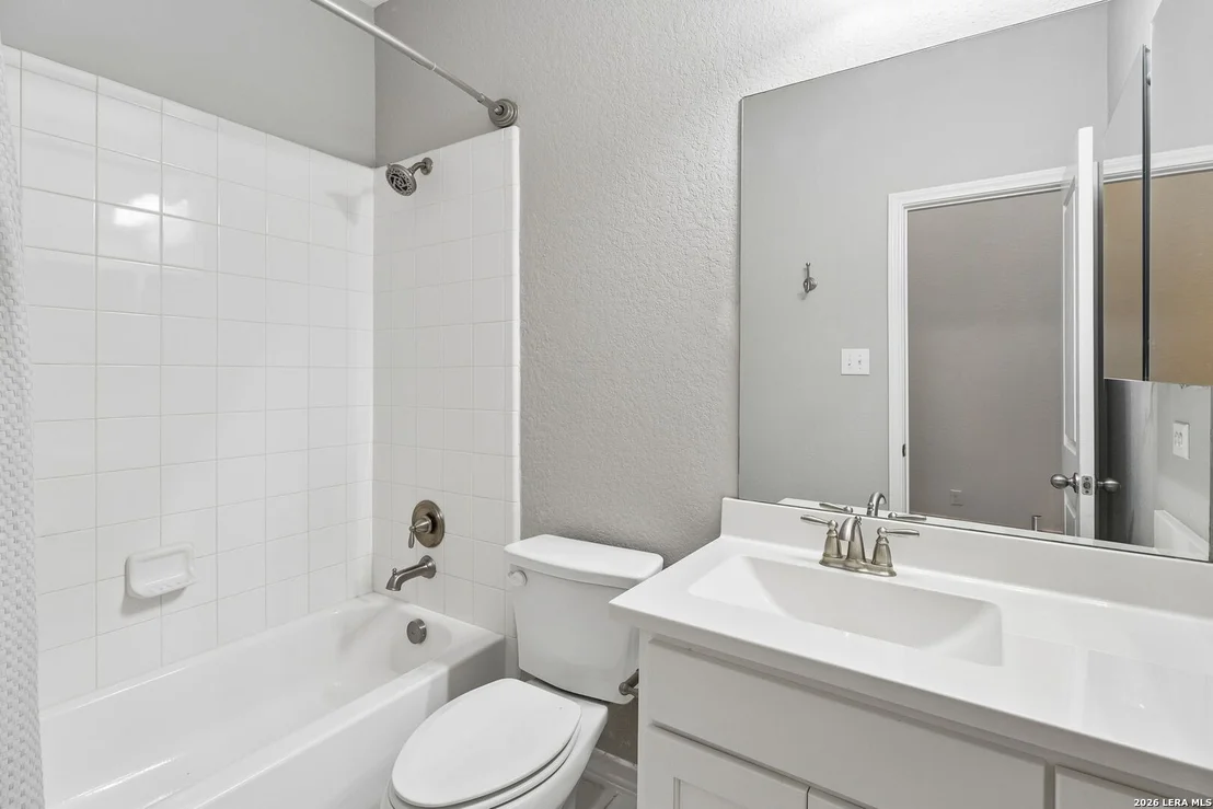 Photo of 121 Cimarron Crk