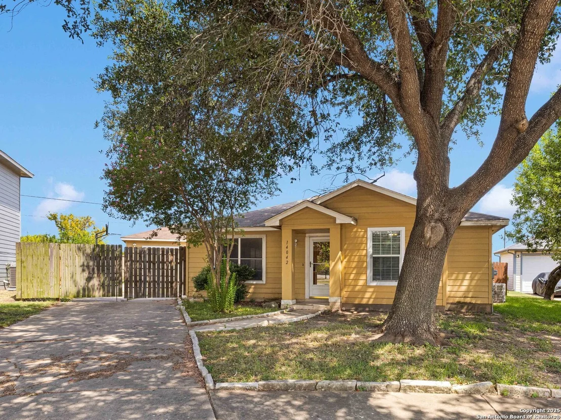Photo of 14042 Golden Flax